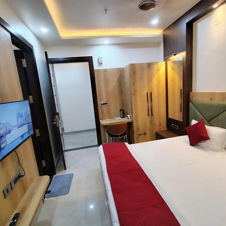 Celebration Guest House Лакнау Екстериор снимка